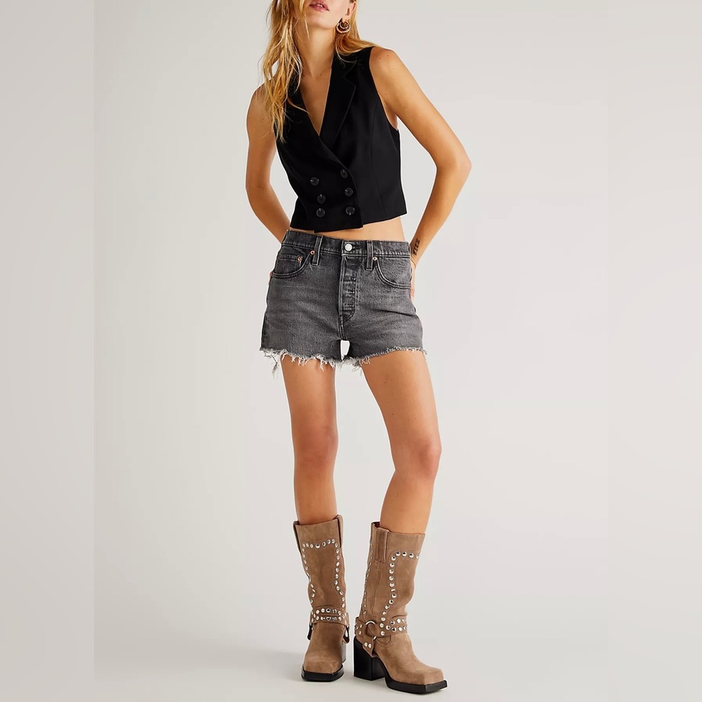 Levi’s 501 Hi Rise Black Washed Cut Off Women’s Jean Shorts Size 32 NWT